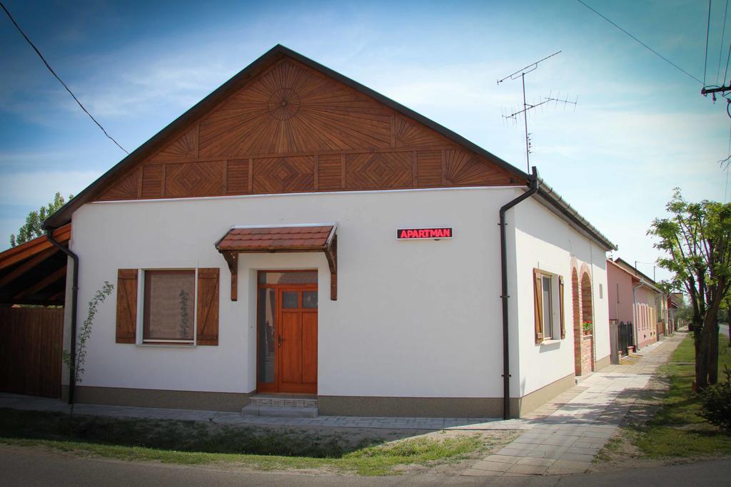Oazis Apartmanok Mórahalom Exterior foto