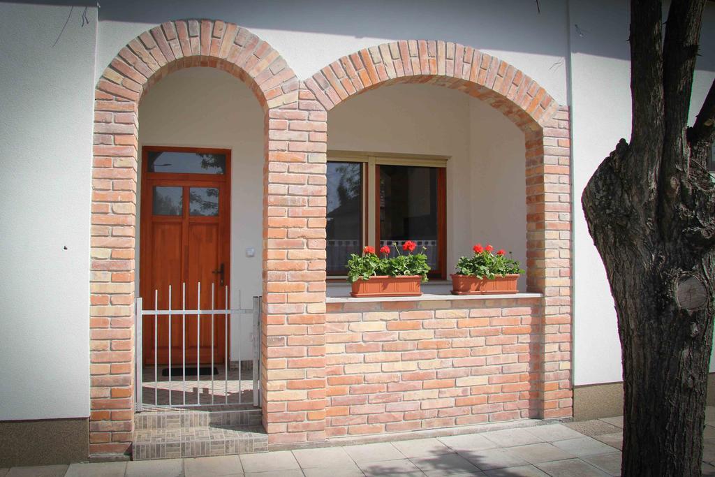 Oazis Apartmanok Mórahalom Zimmer foto