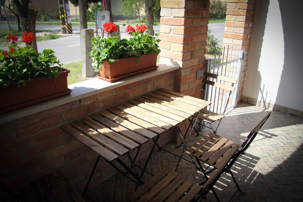 Oazis Apartmanok Mórahalom Zimmer foto