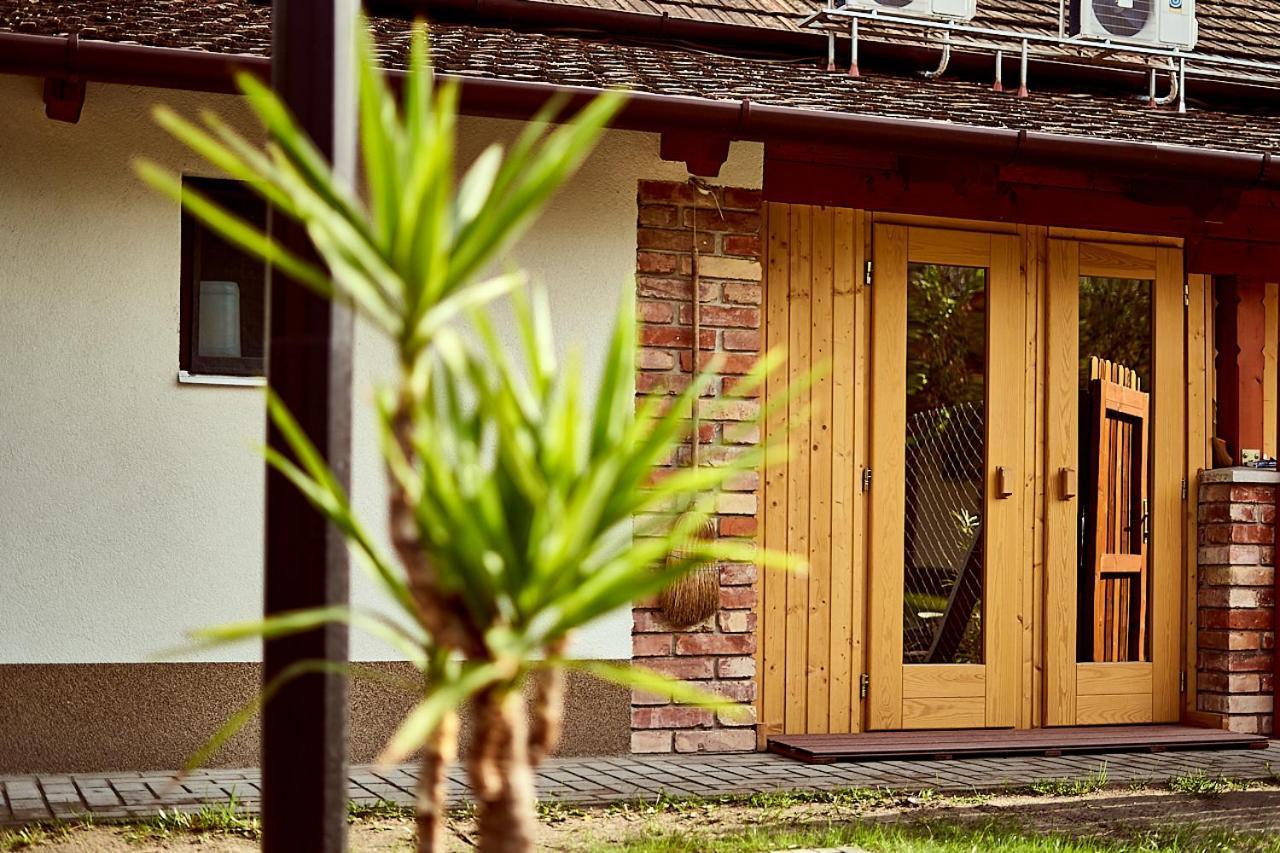 Oazis Apartmanok Mórahalom Exterior foto